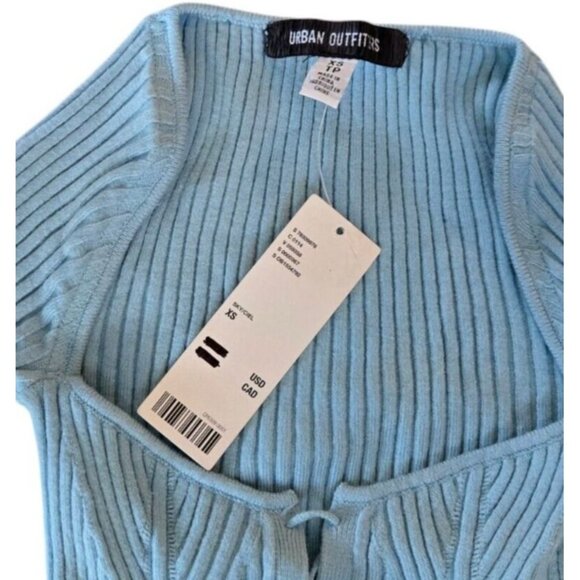 Urban Outfitters Elianna Cropped Lace-Up Sweater - Picture 4 of 7